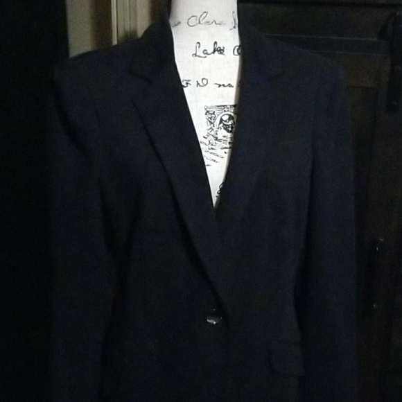 Andrea Behar black blazer with one button closure - Picture 2 of 7